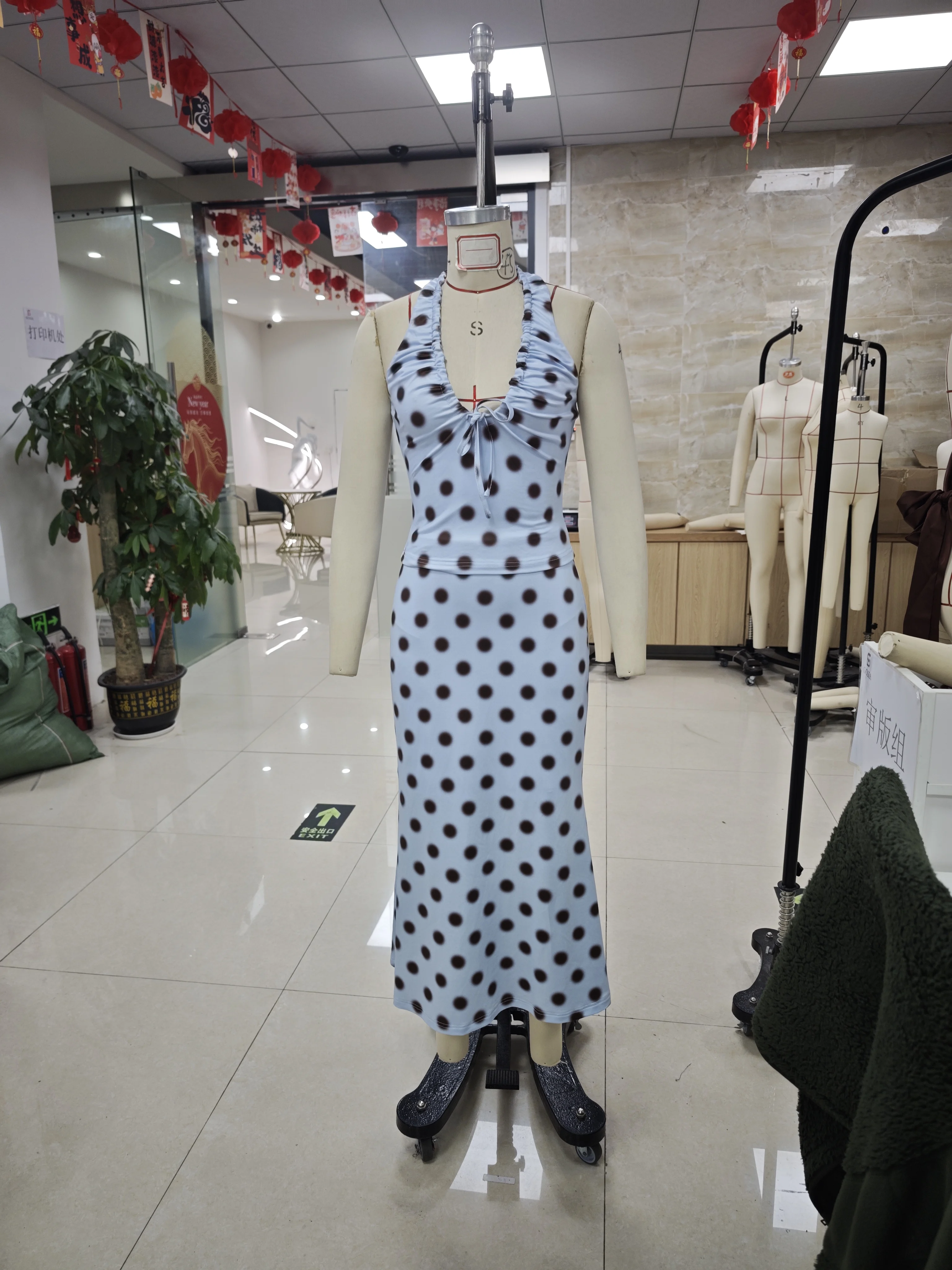 

Women 2 Piece Skirt Set Dot Print Sleeveless Halter Neck Tank Tops and Bodycon Midi Skirt Summer Outfits for Women Light Blue