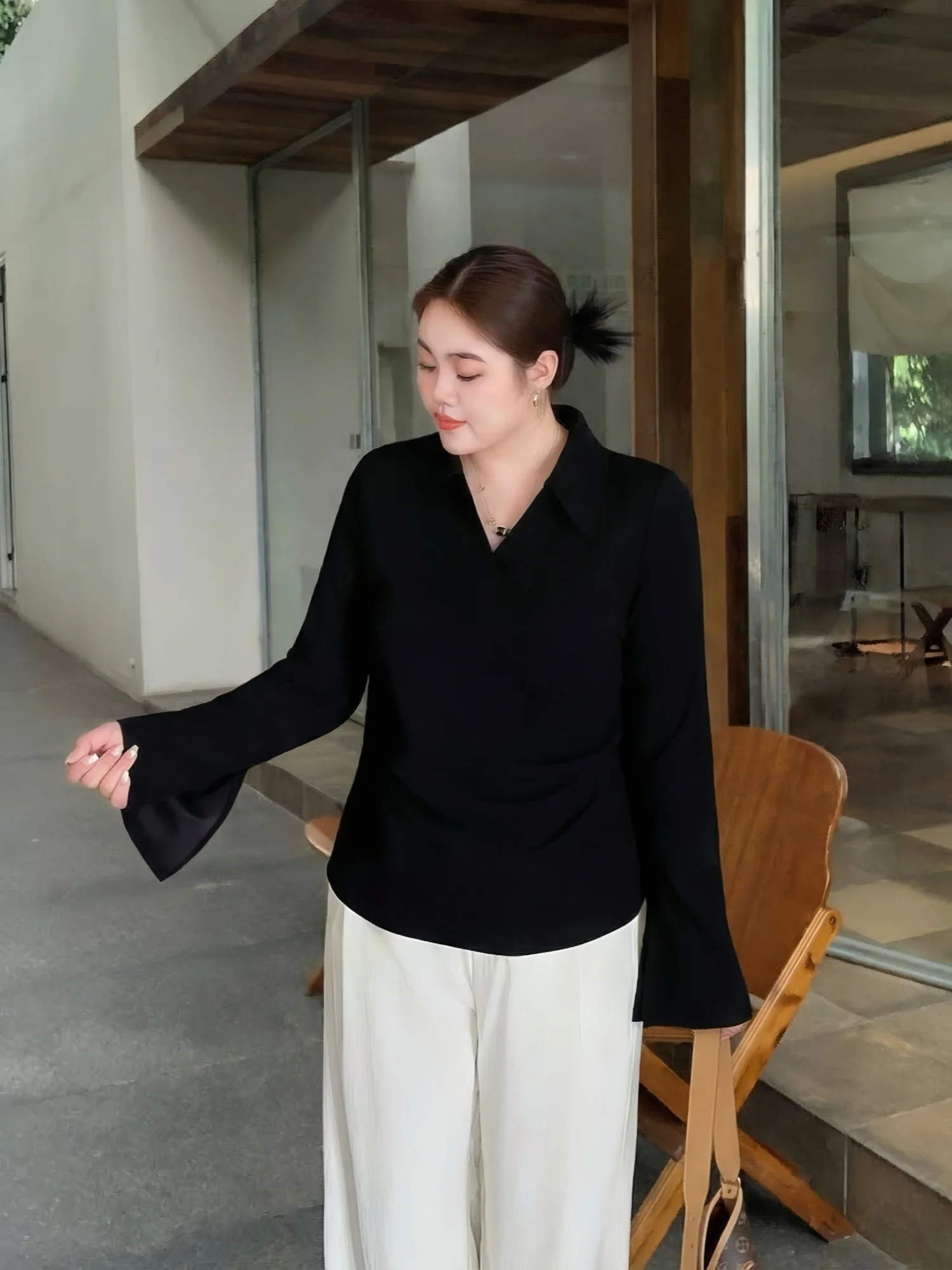 

Spring V-neck Bell Sleeve T-shirt plus Size Women's Fashion Slimming Base Layer Top Commute Style Standard Fit Long Sleeve