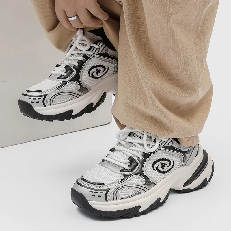 

2025 новые кроссовки для бега с дышащей сеткой, модная и универсальная спортивная повседневная обувь на толстой подошве для мужчин и студентов.