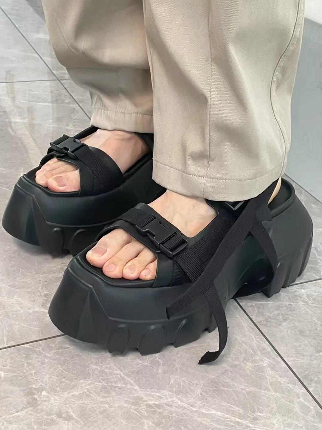 صنادل منصة الرجال النساء عادية جلد طبيعي فاخر المدربين الارتفاع زيادة شارع العليا الصيف حذاء أسود #2