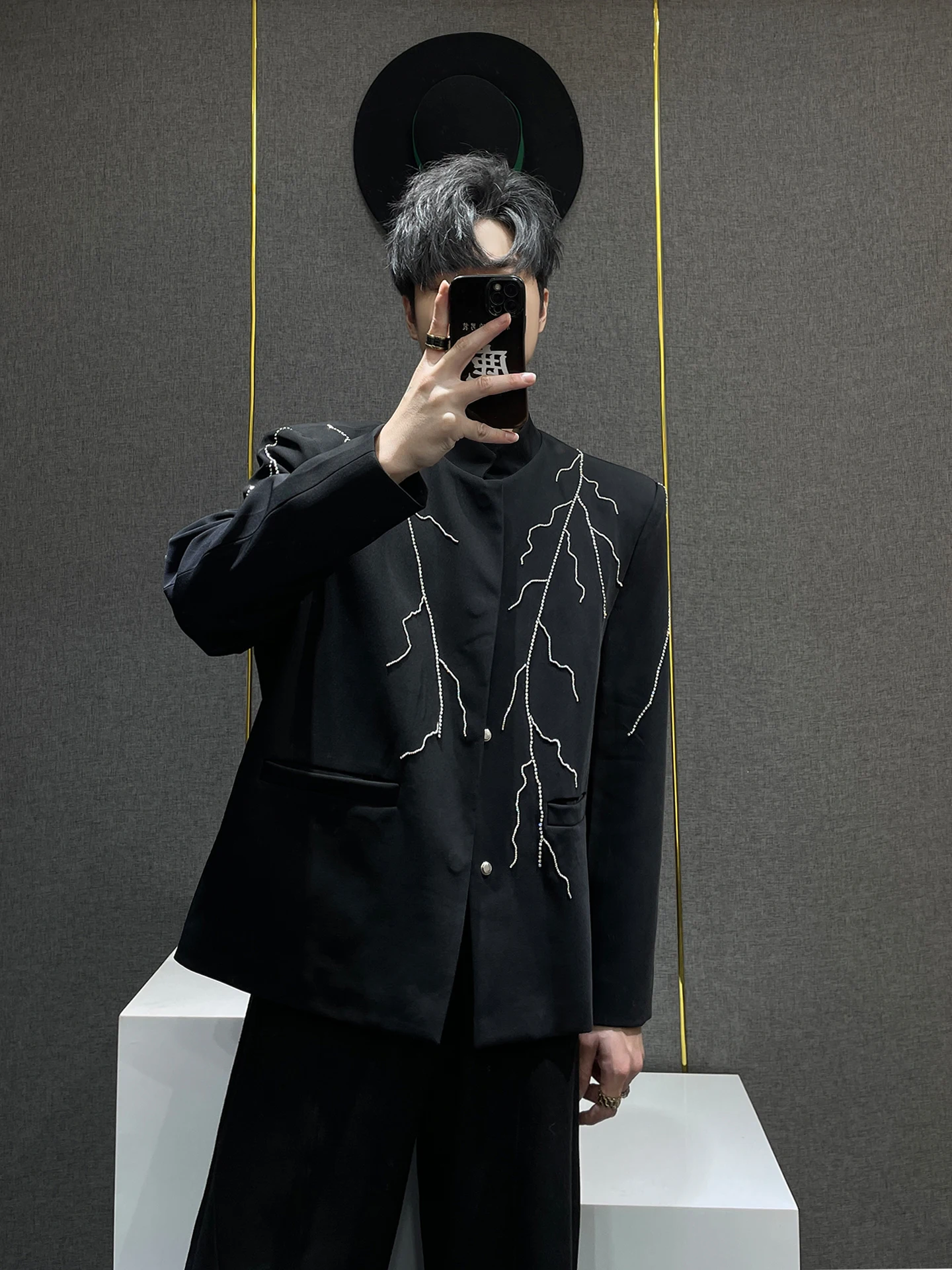 

Мужской повседневный костюм Bla: модный городской стиль, длинный рукав, воротник-стойка, однобортная застежка на пуговицу, однотонный, с подплечниками