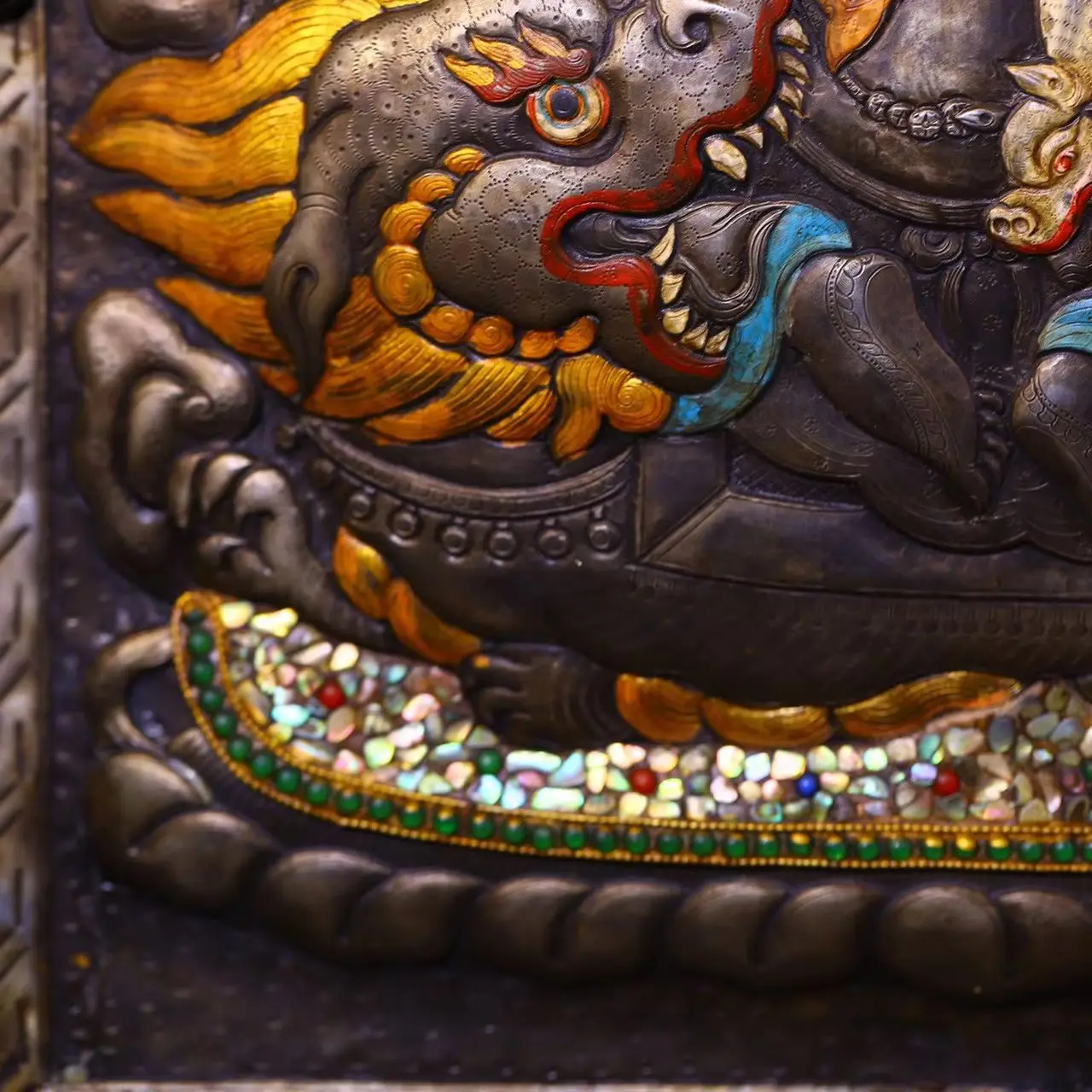 

Tiantie Painted Cinnabar Mosaic Gem Shell Vaisravana Buddha Treasure King Thangka Worship Hall