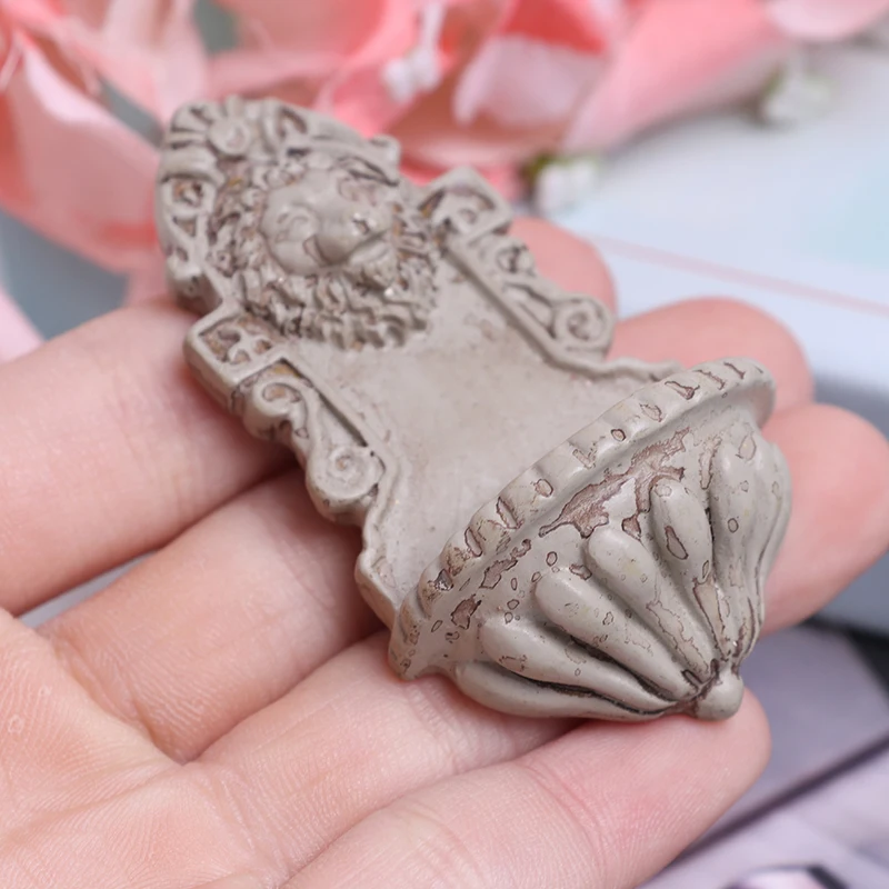 Dollhouse Miniature Mini Accessories Outdoor Lion Head Model Wall Decoration