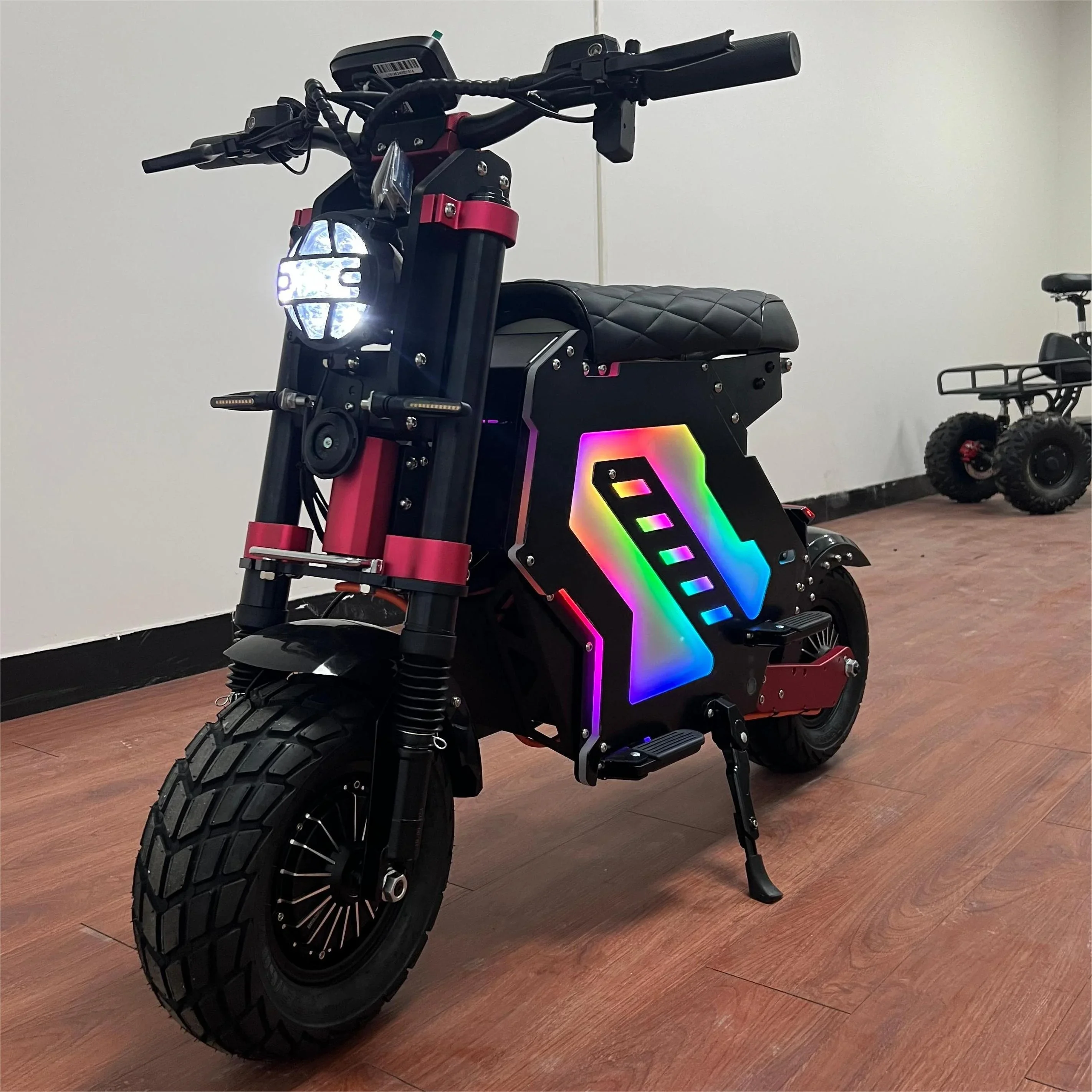 

Новый электросамокат 2026/2024 с функцией NFC-колонки, 72В 10кВт/15кВт, двухмоторный, внедорожный