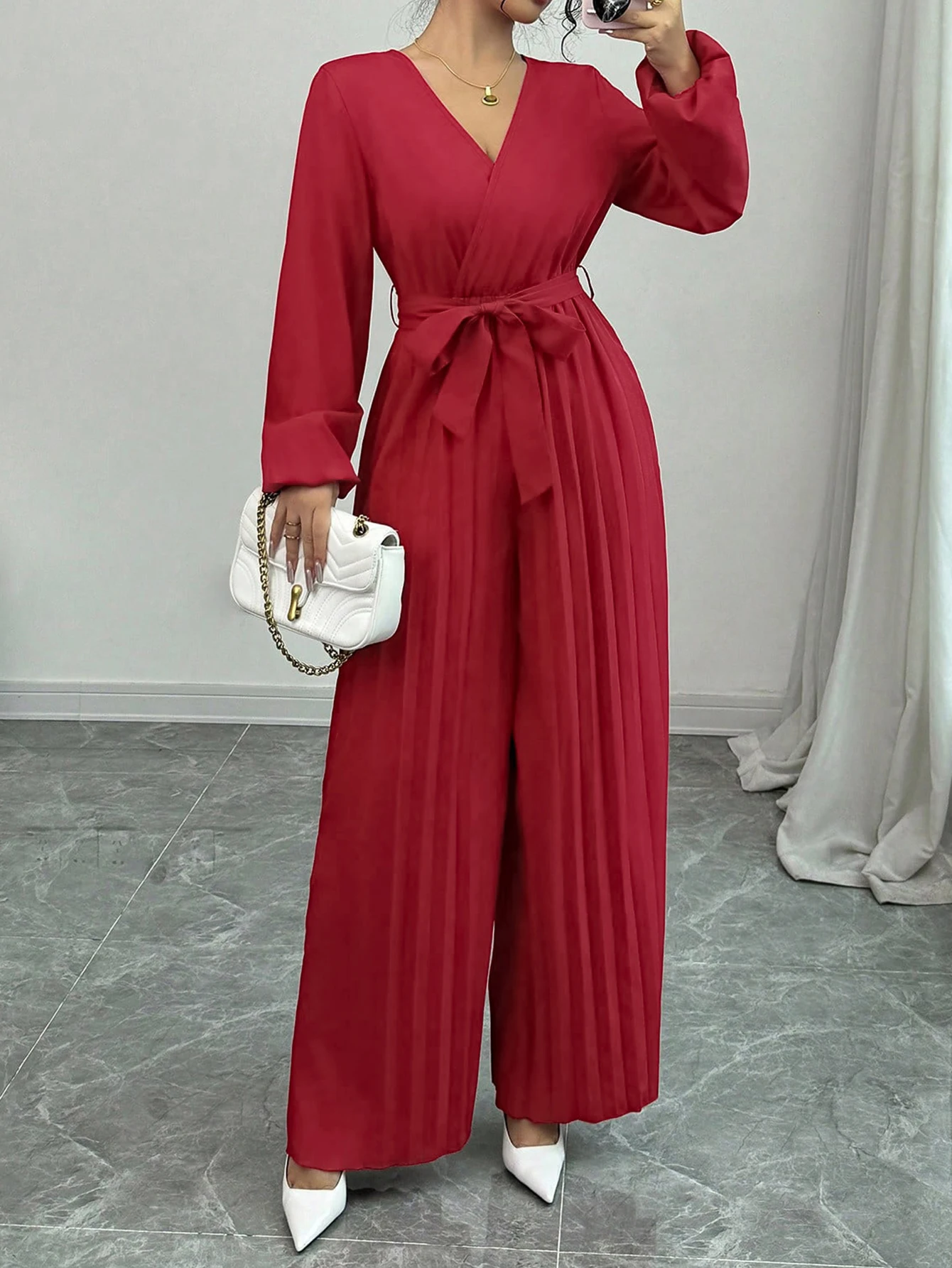 カジュアルフィットのラウンドネックジャンプスーツ、装飾要素なし、女性用ボトムウェア、アンサンブルスタイル