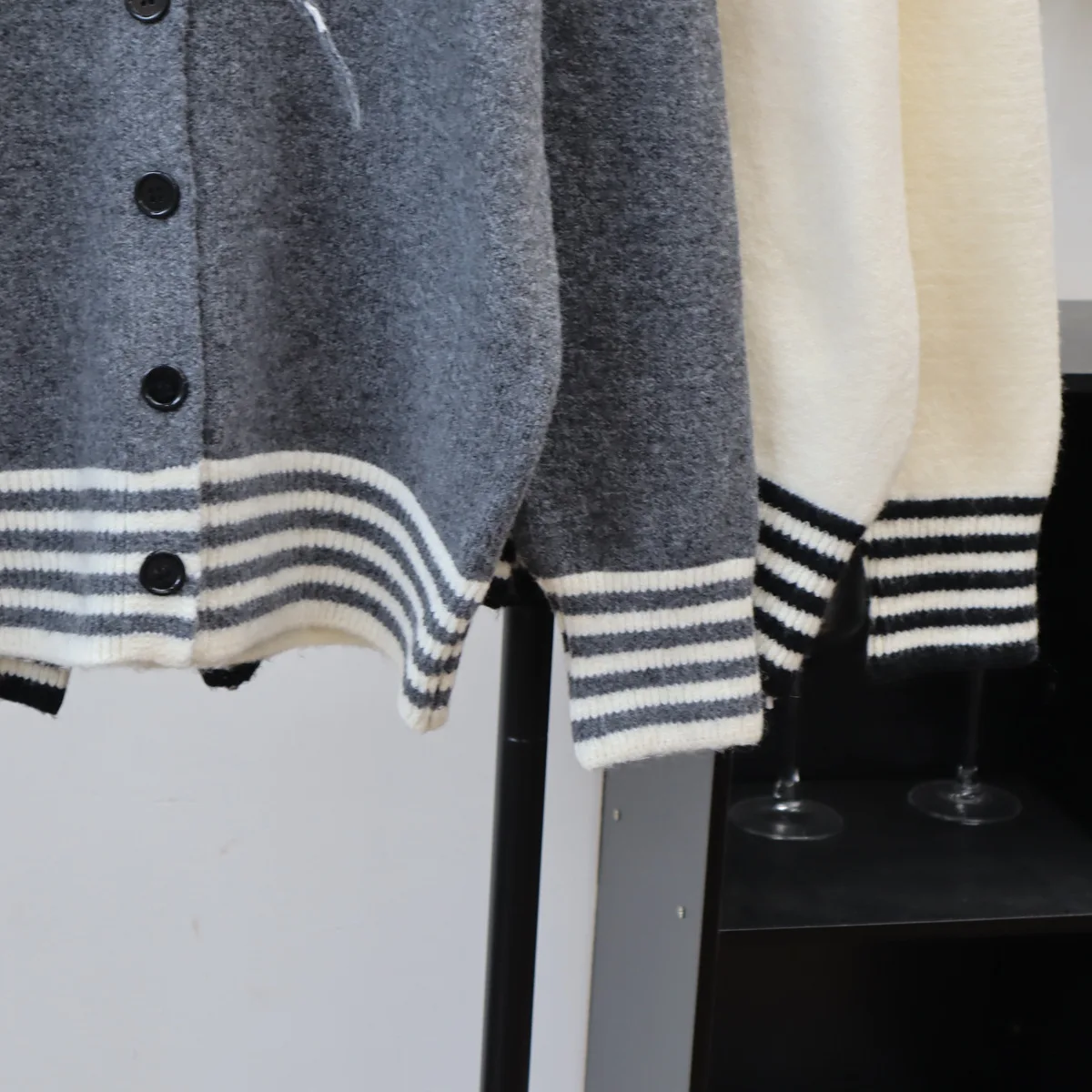 Damskie swetry rozpinane z dzianiny, łączone swetry, swetry w paski z kołnierzykiem, długi rękaw, grube, luźne, codzienne, jesień-zima 2025