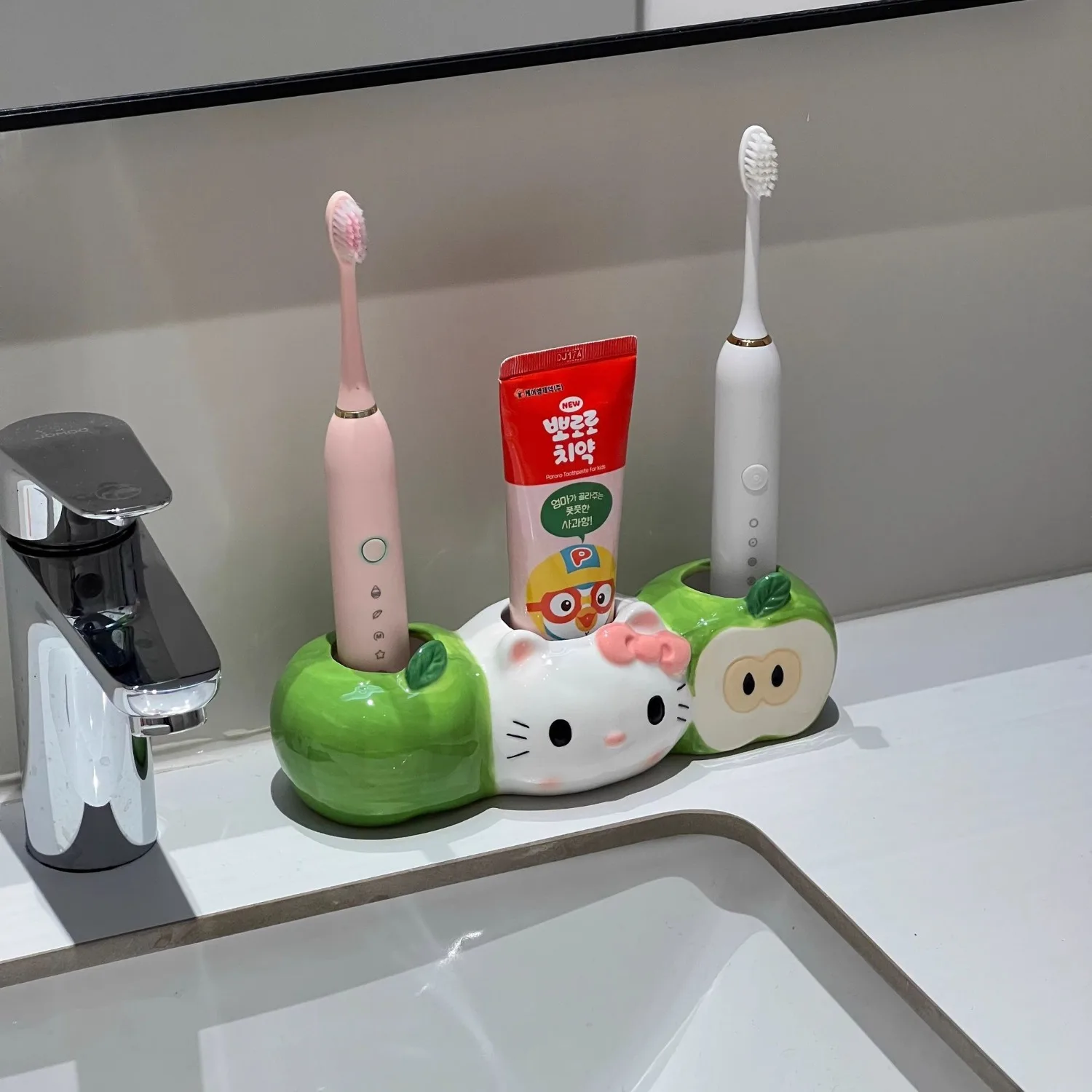 Anime Sanrio HelloKitty Ceramic Electric Toothbrush Stand Couple Bathroom Counter Storage Cute Kawaii Cartoon Holiday Gifts view 4