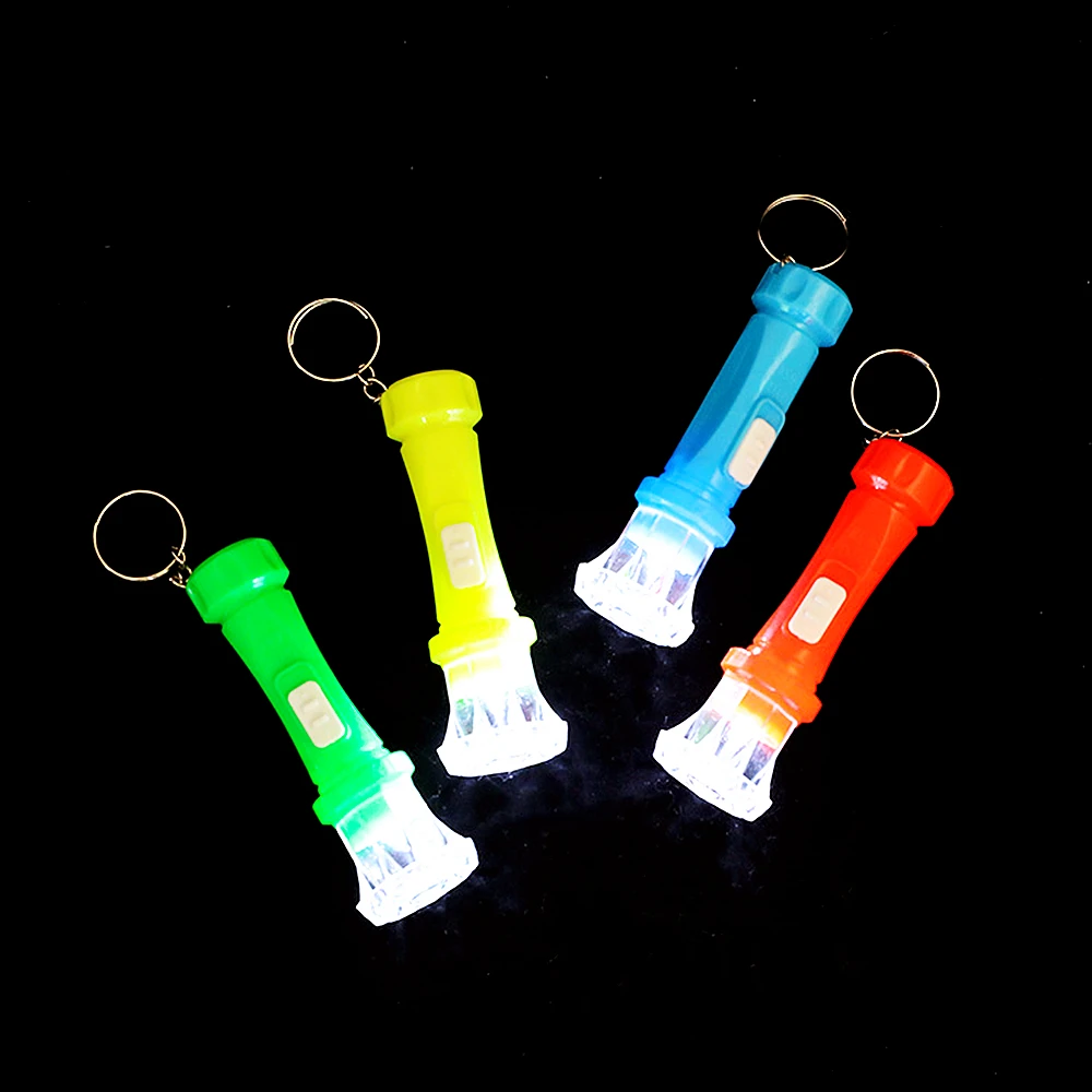 6 adet eğlenceli 9CM LED el feneri lamba oyuncak erkek kız doğum günü partisi iyilik karnaval noel ödüller Piñata dolgu çocuklar için ödüller