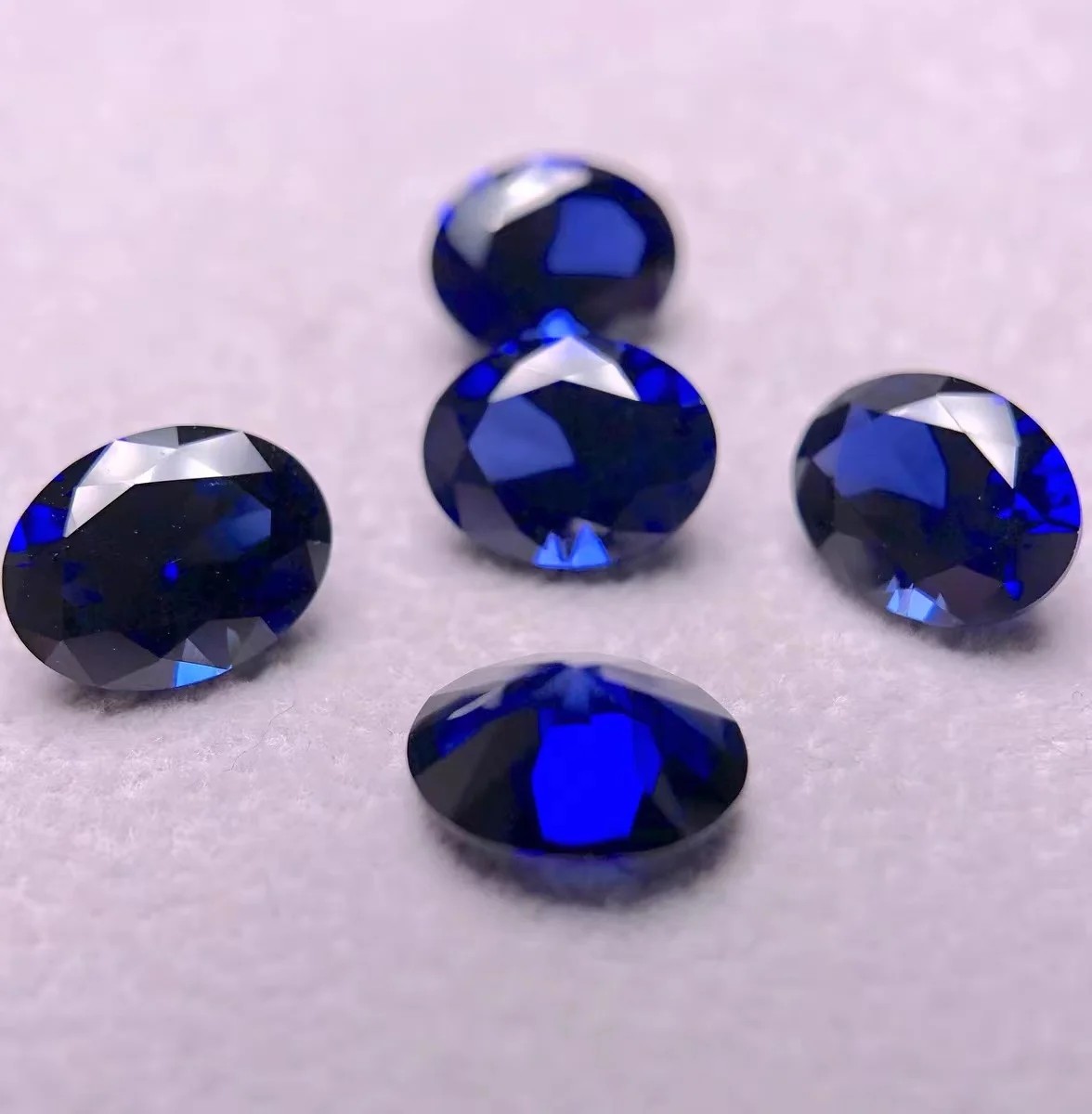 

Synthetic sapphire flame melting method to cultivate sapphire laboratory growth jewelry ring for inlaying bare stone