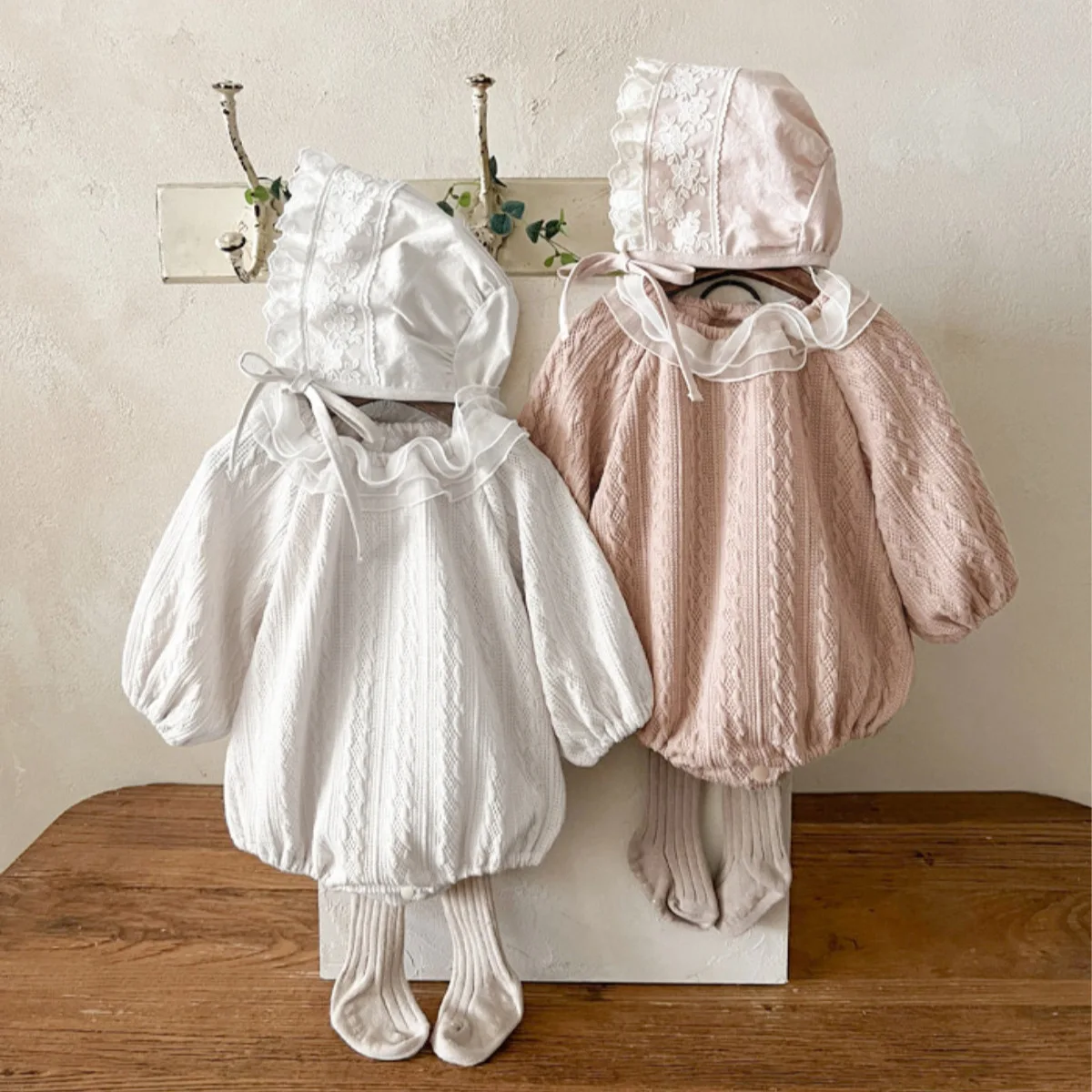 

Новинка осени 2023 года, боди с кружевным воротником для маленьких девочек, комбинезон принцессы с длинными рукавами для новорожденных, милая одежда для маленьких девочек, От 0 до 24 месяцев