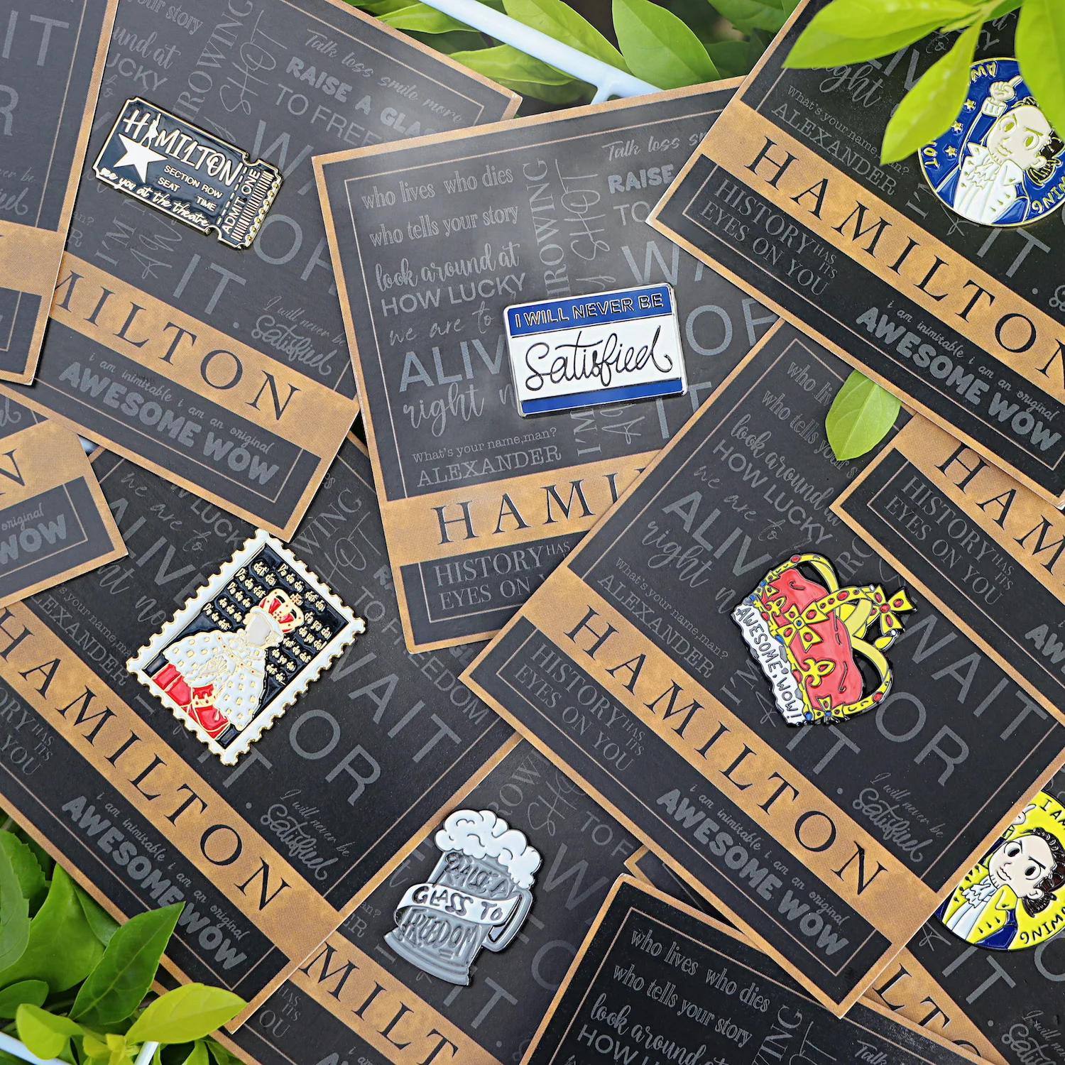 I won't give up my opportunity. Surrounding text brooch, European and American emblem