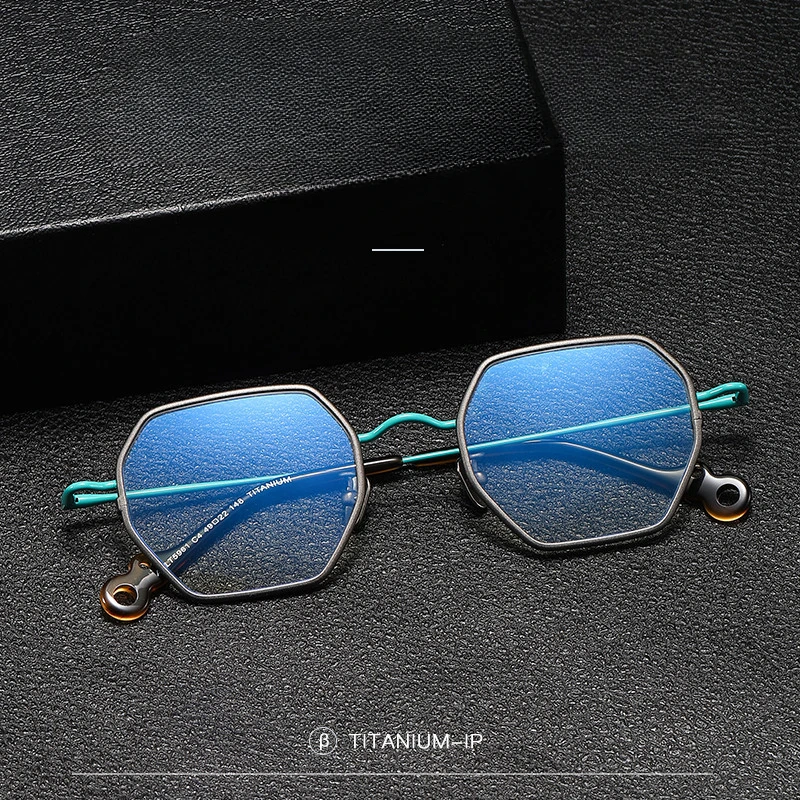 

New Pure Titanium Retro Fashionable Square Eyeglass Frame Can Be Equipped with Myopia Lenses for Both Men Women Glasses Frame