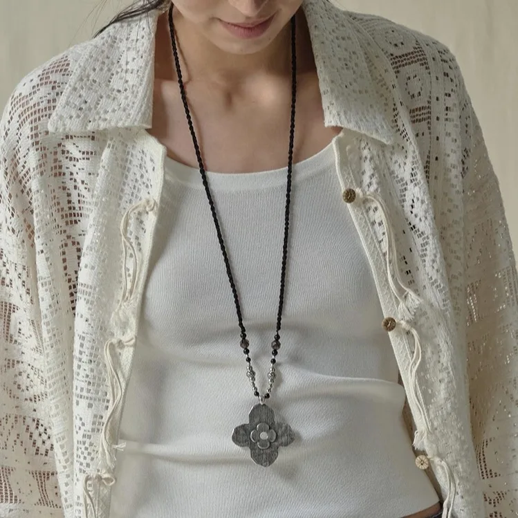 

Summer Ethnic Style Retro Old Burning Silver Flower Necklace Jewelry High-end Floral Long Collarbone Chain