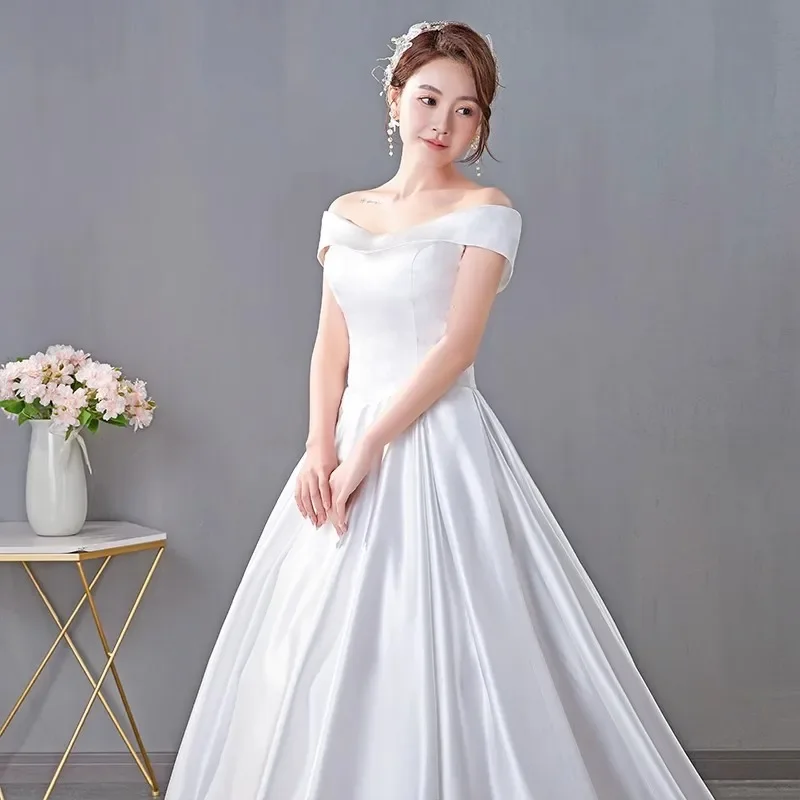 Billige Brautkleider weißer Satin einfach von der Schulter Falte schnüren Prinzessin bodenlangen Plus Size Braut Ballkleider xn057