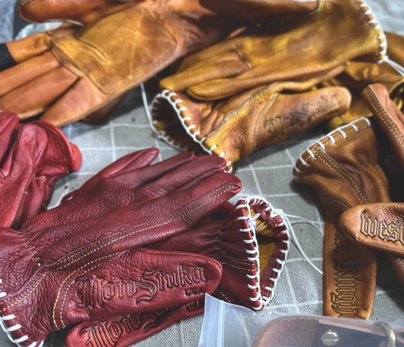 Retro Rides Deserve Retro Gloves: Handcrafted Vintage Leather Motorcycle Gloves for Timeless Style