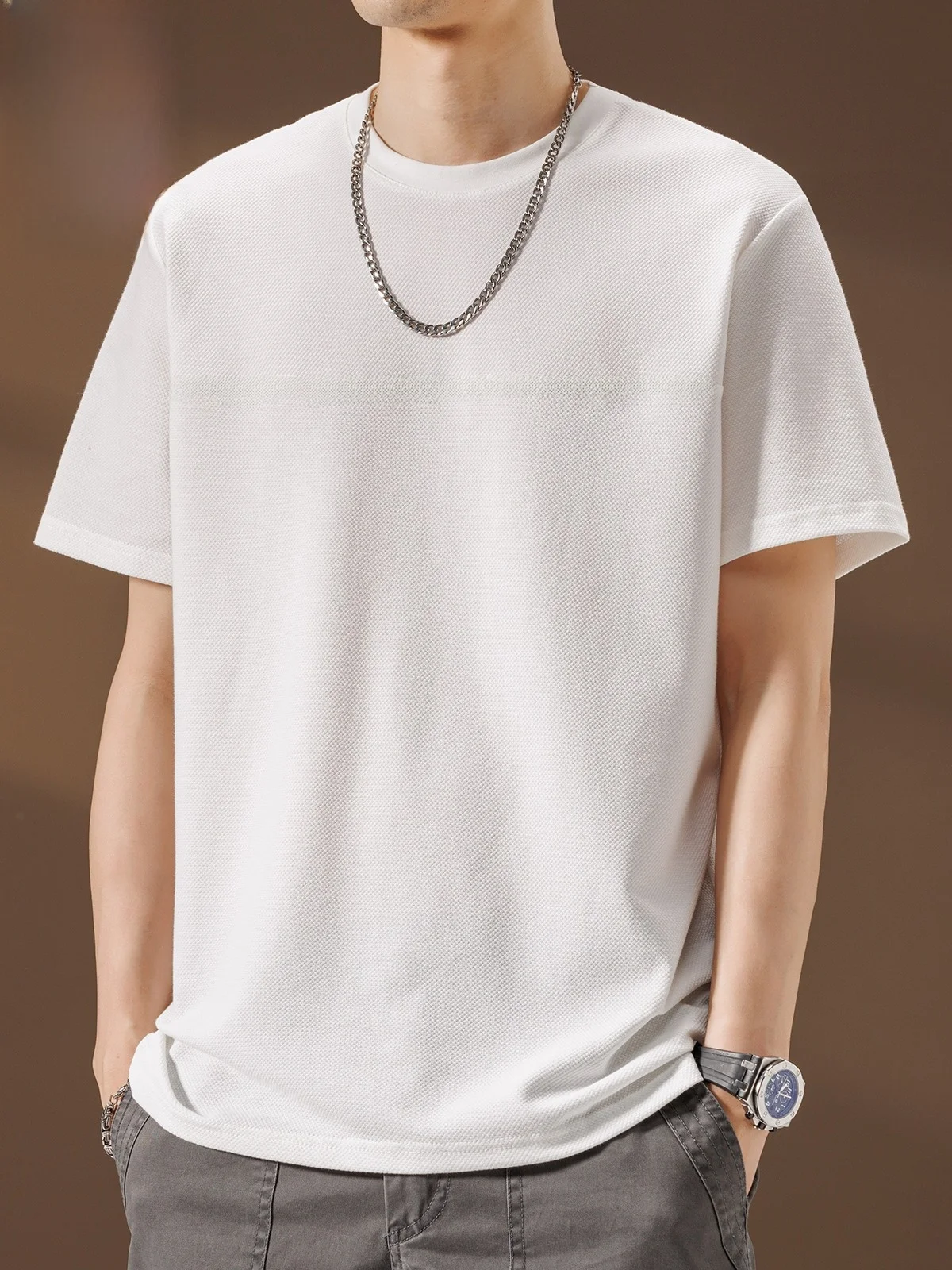 

Мужская базовая футболка с коротким рукавом, лето 2025, универсальный цвет, свободный крой, молодежный тренд, смесь полиэстера и хлопка