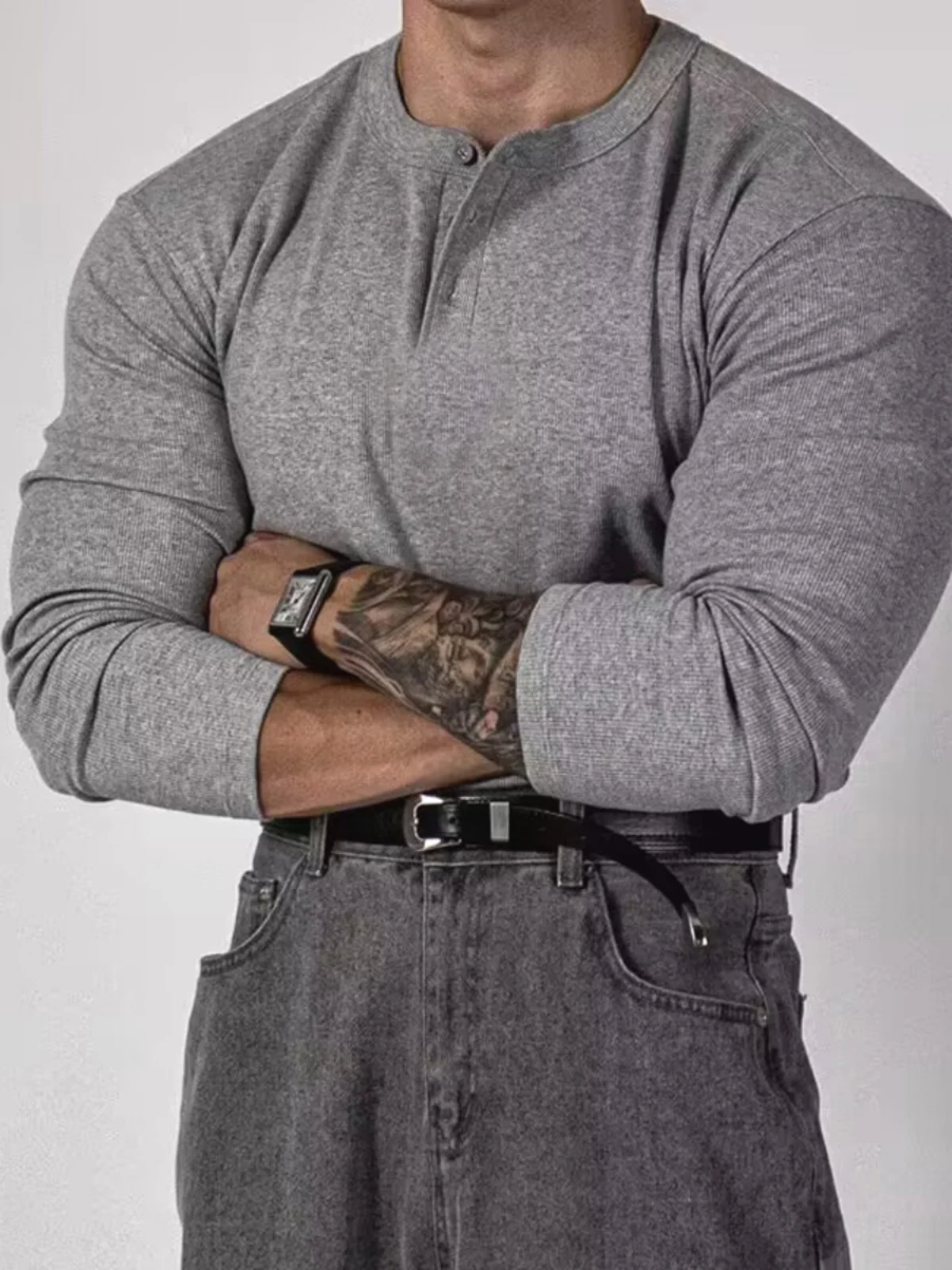 

American Sle Hard Man Футболка с воротником Генри из чистого хлопка Muscle Men Slim Long Sve European Sle f Button Door Front Ba...