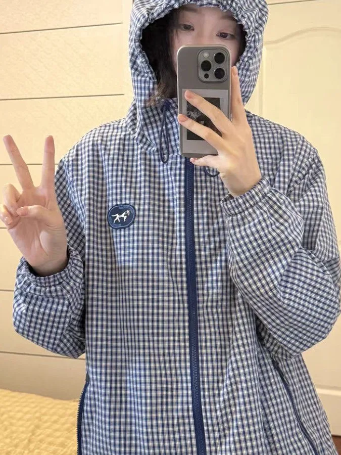 معطف نسائي أمريكي عتيق الطراز مطرز بنقشة مربعات، فضفاض وعملي للربيع والخريف، مع غطاء للرأس للحماية من الشمس والرياح