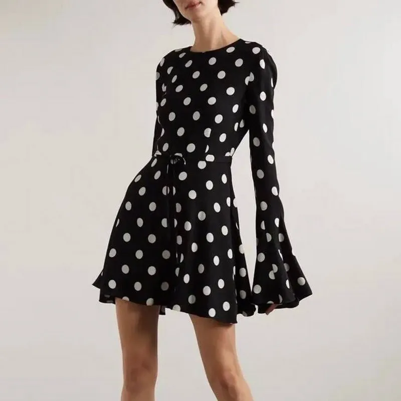 かわいいバックレスミニプロムドレスサテンセクシーなパーティードレス袖付きブラックホワイトポルカショートAラインパーティードレス