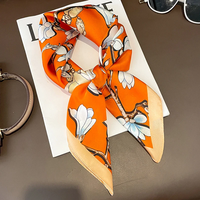 Spring/Summer Magnolia Print Neck Scarf Outdoor Decoration Wrap for Women Breathable 70*70cm Imitation Silk Square Scarf