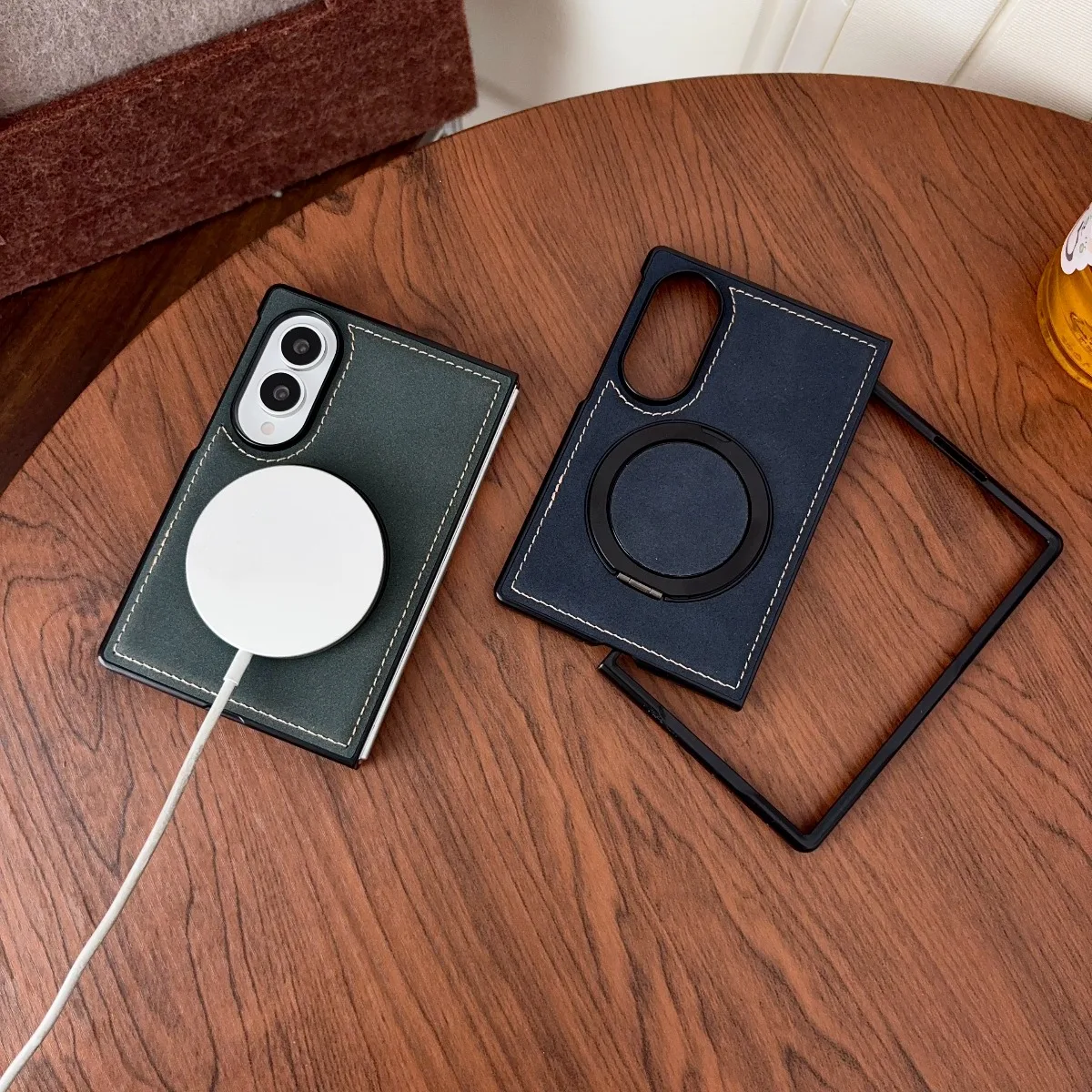 Luksusowe etui na telefon ze s – Magnetic Charging Stand recenzja i cena