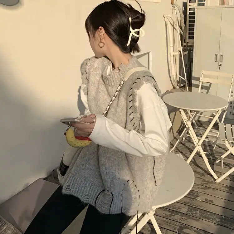 

Two-Piece Set New Spring Autumn Style College Style Design Knitted Vest Round Neck Layered Base T-Shirt Women Niche Loose Suit