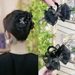 Moda czarna spinka do włosów w kształcie motyla akcesoria do włosów dla kobiet Retro elegancka siatka z piórkiem chwyć klip nakrycia głowy dziewczyna biżuteria Tiara prezent