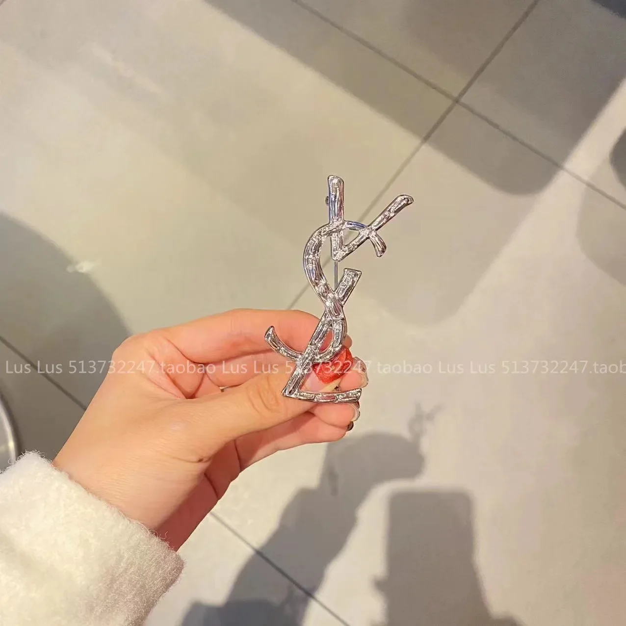 2025 جديد عبر الحدود الكورية نمط يانغ الغابات رسالة بروش دبوس للجنسين المعادن مكافحة الضوء دبوس بروش زهرة مجوهرات الإكسسوار