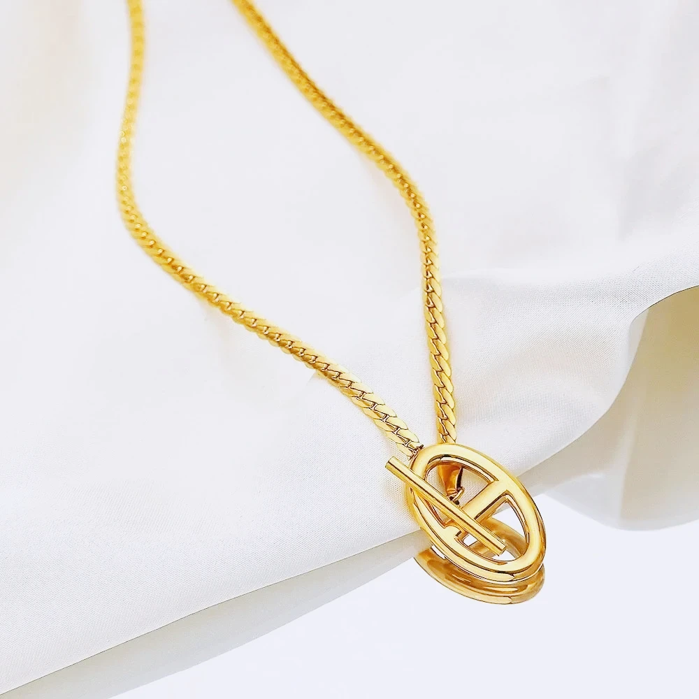 French High-End Des… - image