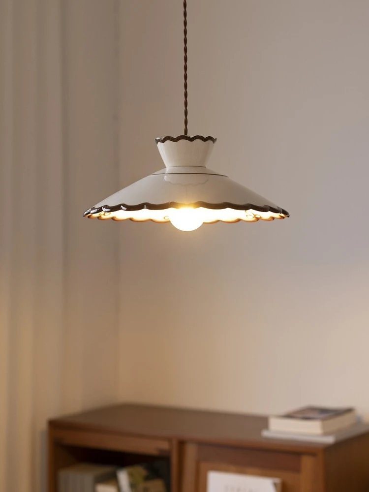 Ręcznie rysowana ceramiczna lampa wisząca, oprawa oświetleniowa w stylu francuskiego średniowiecza do restauracji, sypialni, przedpokoju, baru, lady, korytarza. — 2