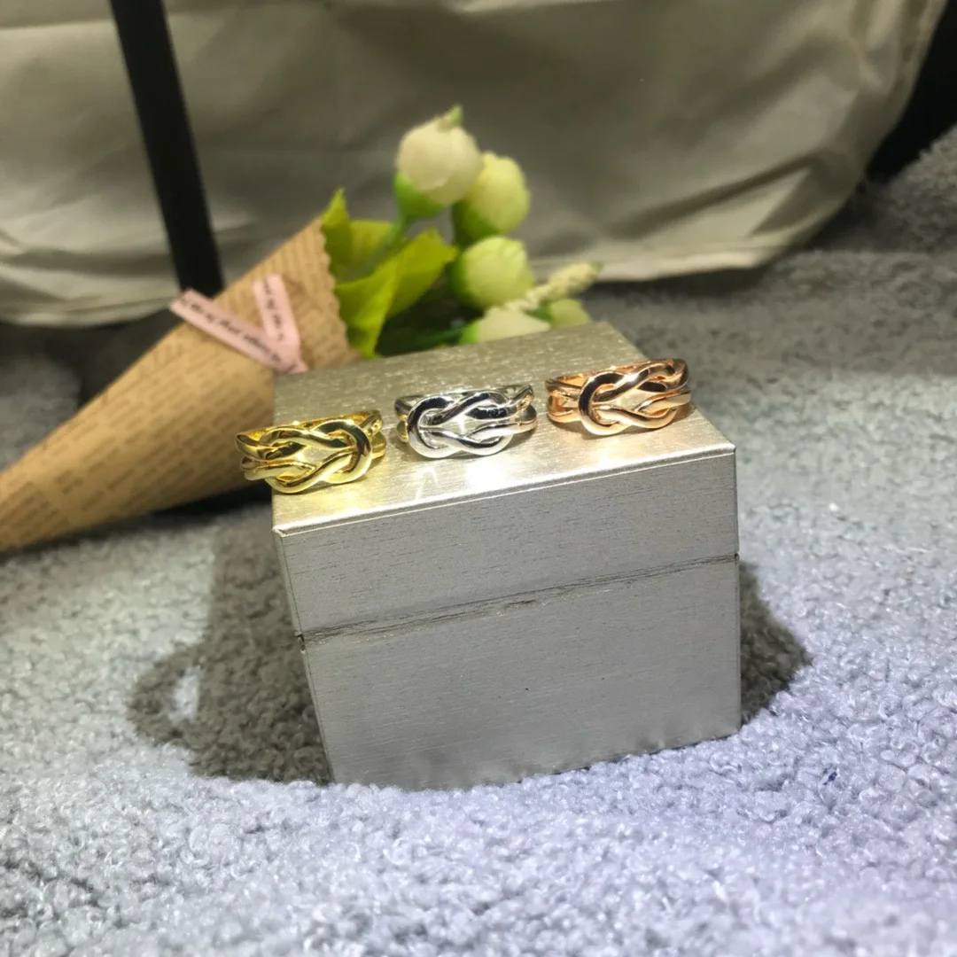 

The 2025 new style of Fei Family Bare U-shaped figure-eight ring is a simple, fashionable, versatile and light luxury ring for w