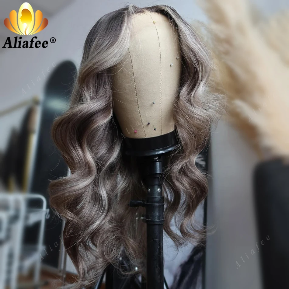 Peluca de Cabello Humano Ondulado Gris Taupe con Reflejos Rubios Ceniza, Peluca Frontal de Encaje Transparente 13x6 con Línea de Cabello Natural y Parte Media