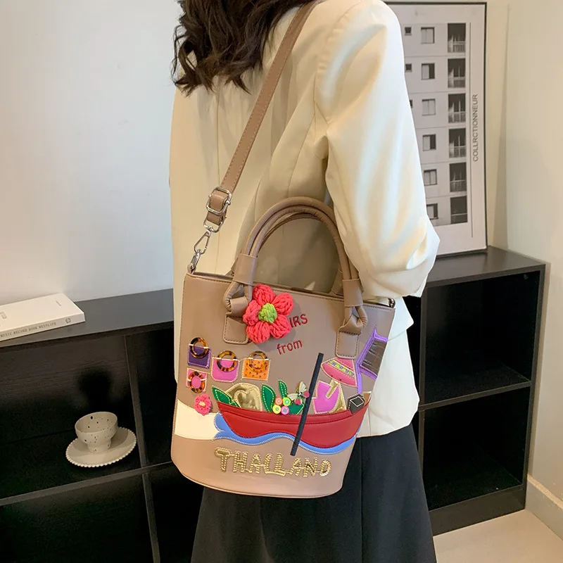 Fashion Cartoon Embroidered Bucket Shape Women Purses and Handbags Designer Leather Shoulder Bag Female Tote Bag High Quality