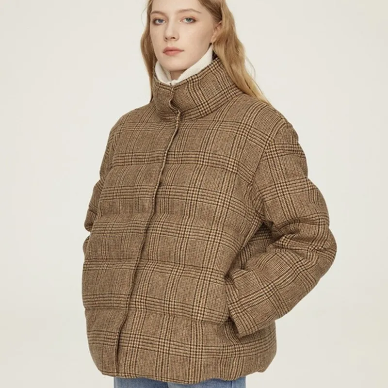 

B-TOTO Down Jacket White Goose Down Fabric Stand Up Collar Short Silhouette Thick And Warm Bread Jacket Jacket Fashionable