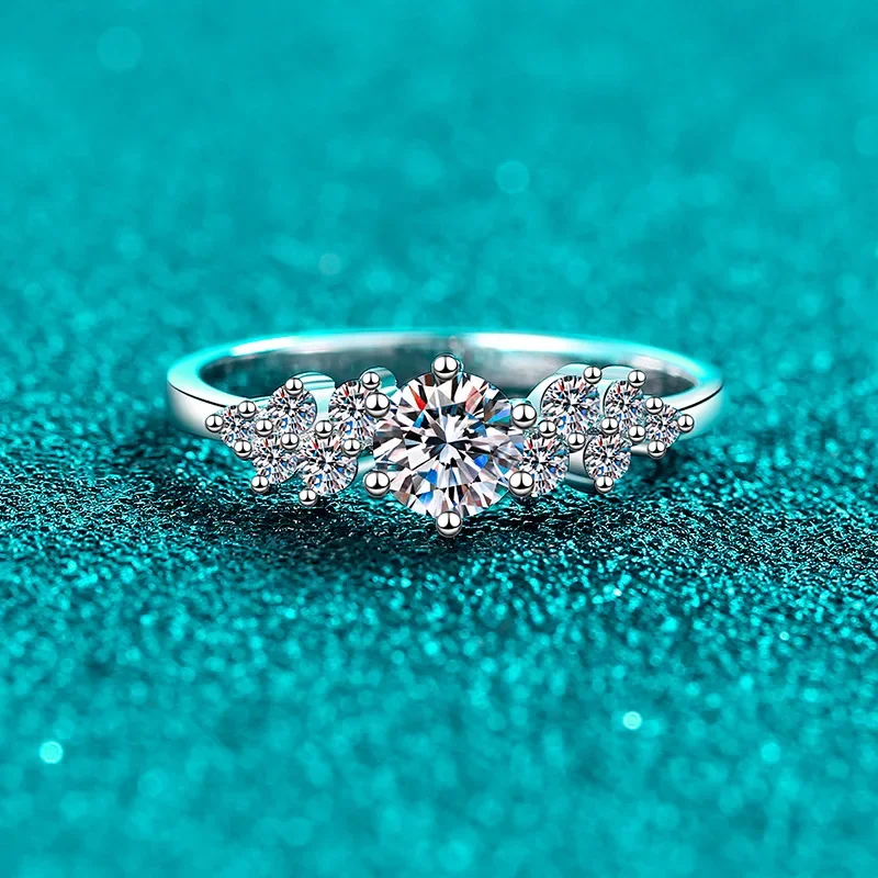 

0.5ct 5mm Moissanite Ring for Women 925 Sterling Silver with White Gold Plated Lab Diamond Wedding Gemstone Bride Rings