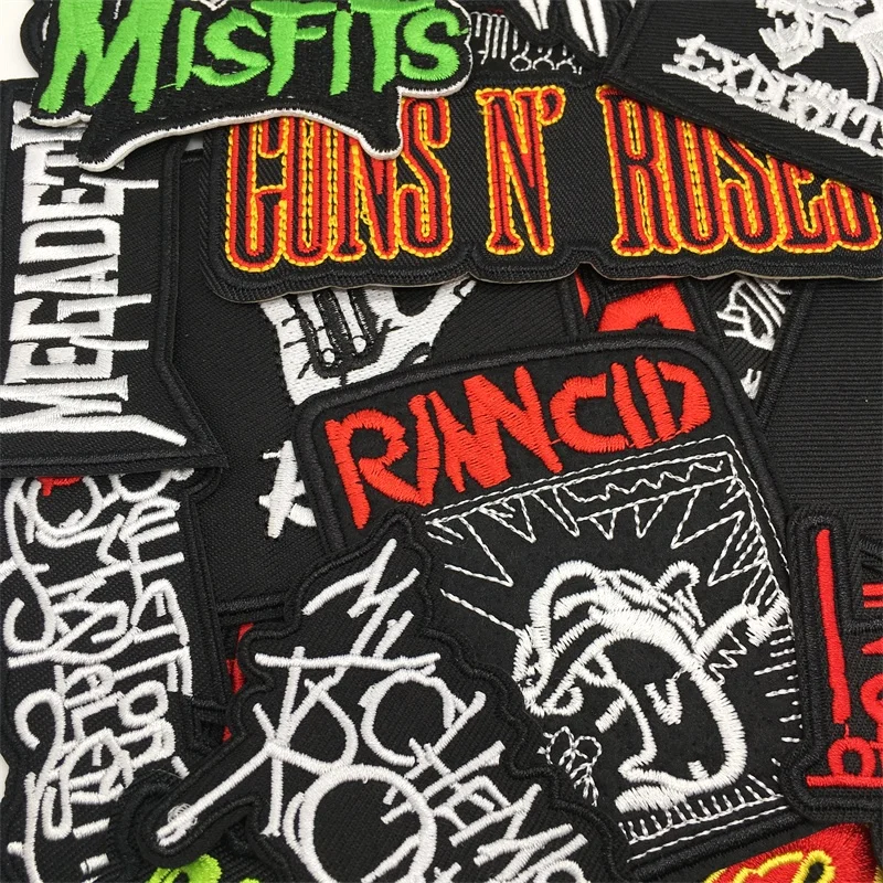 50 stücke viel Mixed Eisen auf Patches für Kleidung Jacke Jeans Bestickt Abzeichen Kleidung Aufkleber DIY Applique Band Rock streifen