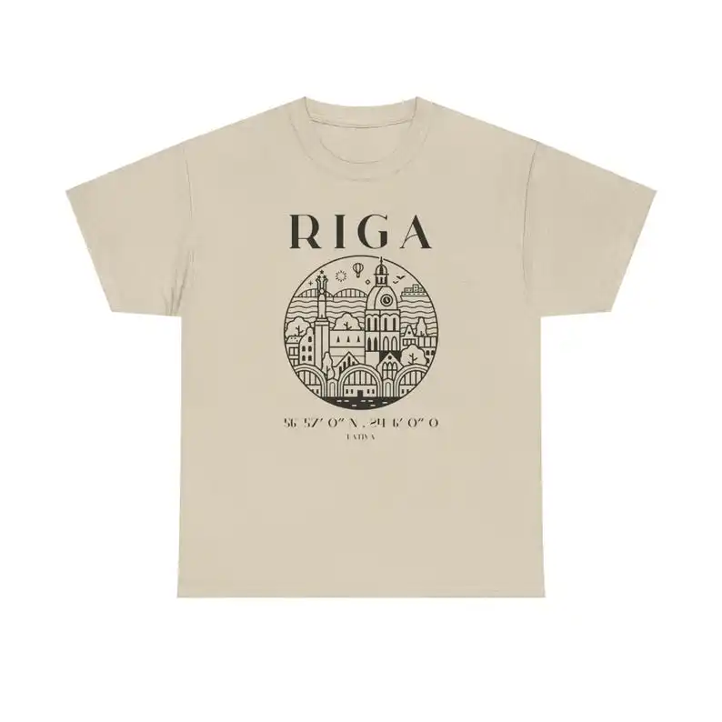 Riga capital Latvia T-Shirt with cityscape skyline, gift idea for holidaymakers / travelers