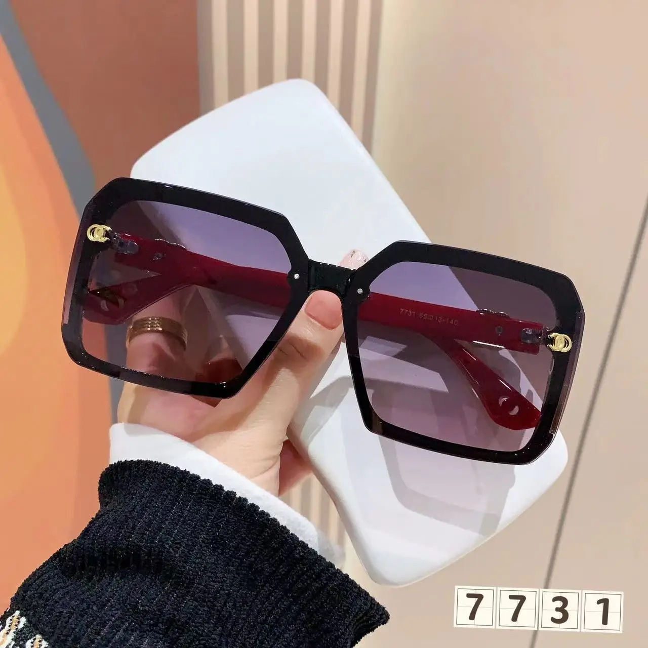 

2025 Polarized Sunglasses - Unisex UV400 Protection, Lightweight Metal Frame, HD Vision Lenses, Anti-Glare & Scratch-Resistant