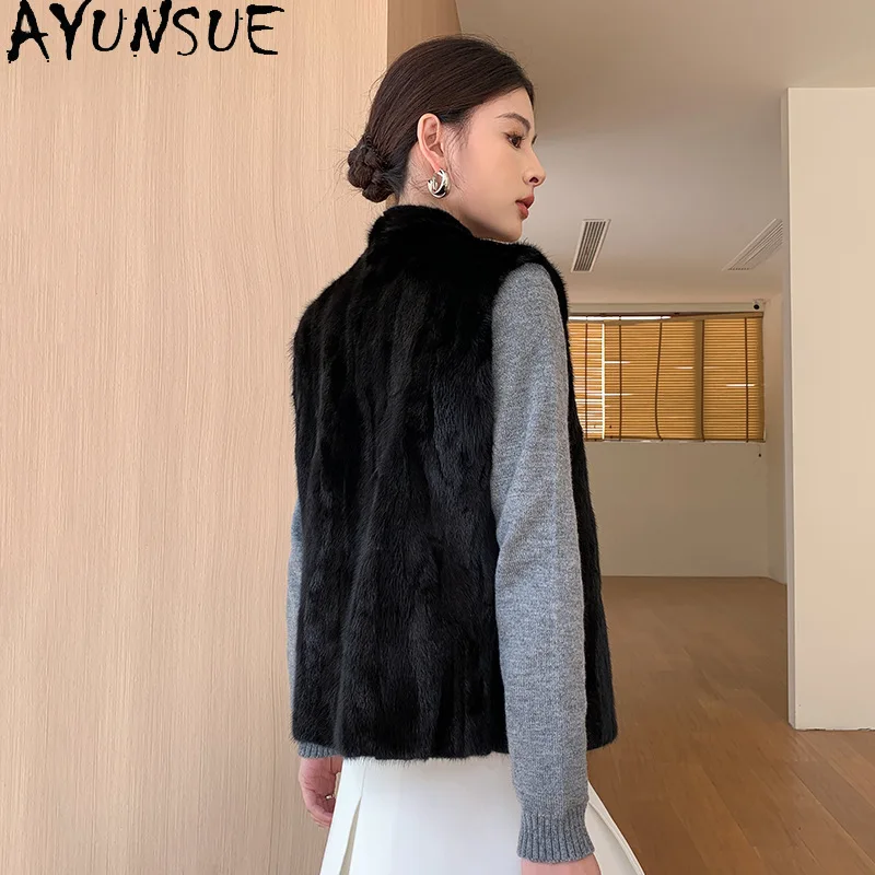 AYUNSUE سترة فرو المنك الحقيقي لملابس حريمي 2025 سترات فاخرة من الفرو الحقيقي امرأة الخريف الشتاء جاكيت بلا إكمام شوبانا Жеenca