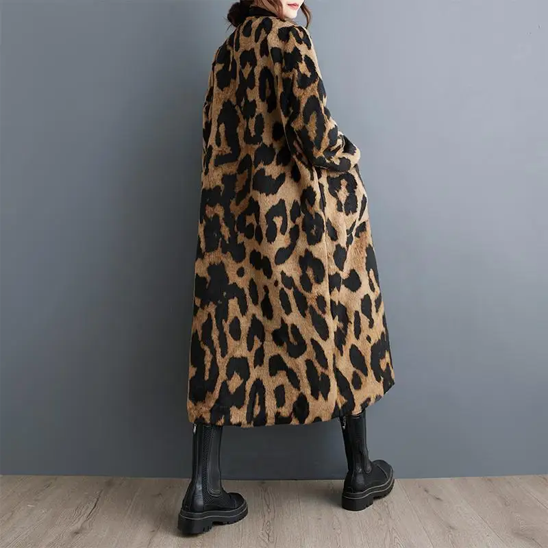 Рисунок 3 - Женская одежда, осенний свободный