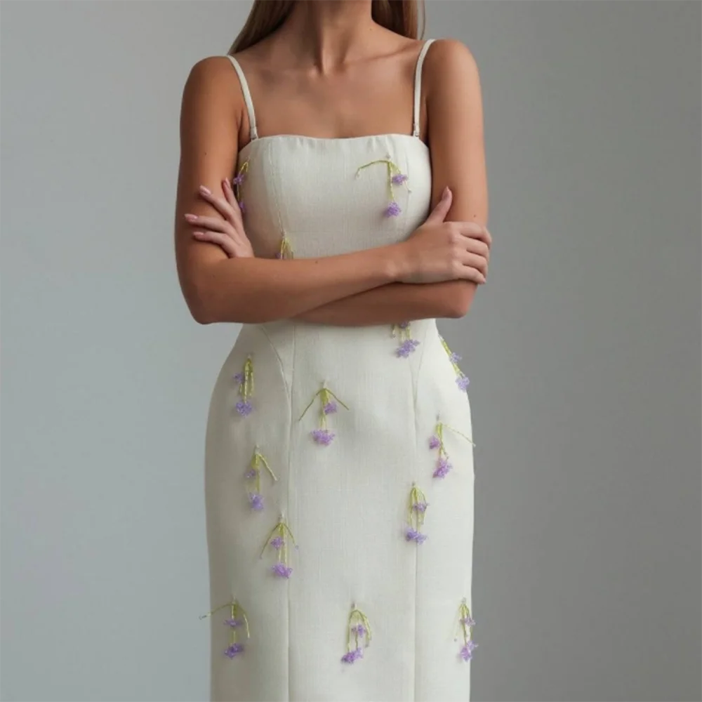 Vestidos de fiesta rectos blancos personalizados, vestido de noche sin mangas con tirantes finos hasta el té, vestido de noche Sexy con cuentas y espalda descubierta