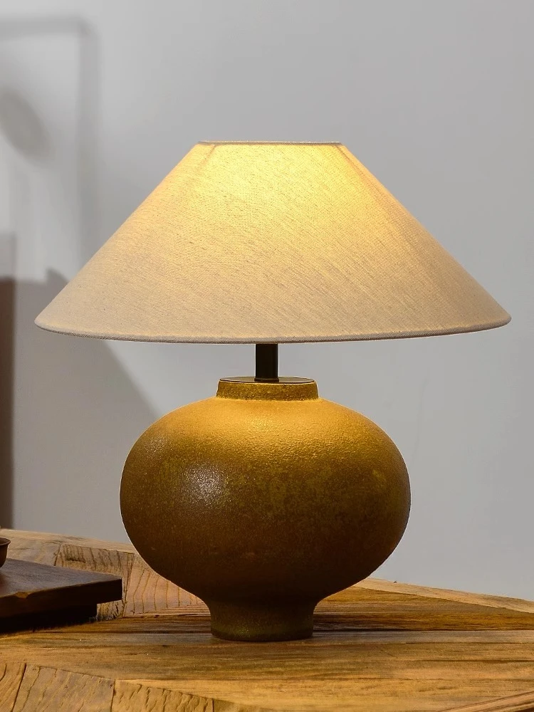 

Designer desk lamp, retro wabi wind living room bedroom bedside lamp, bed and breakfast bedside table ornament, ceramic pot deco