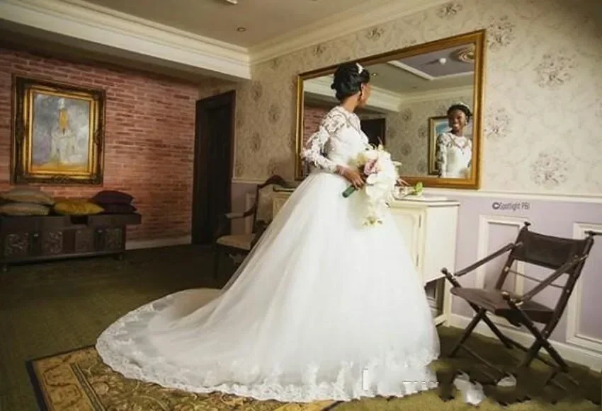 Customized  O-Neck Shinny Appliques Crystals  Wedding Dress Vestido De Casamento Long Sleeves African Country Bridal Gowns