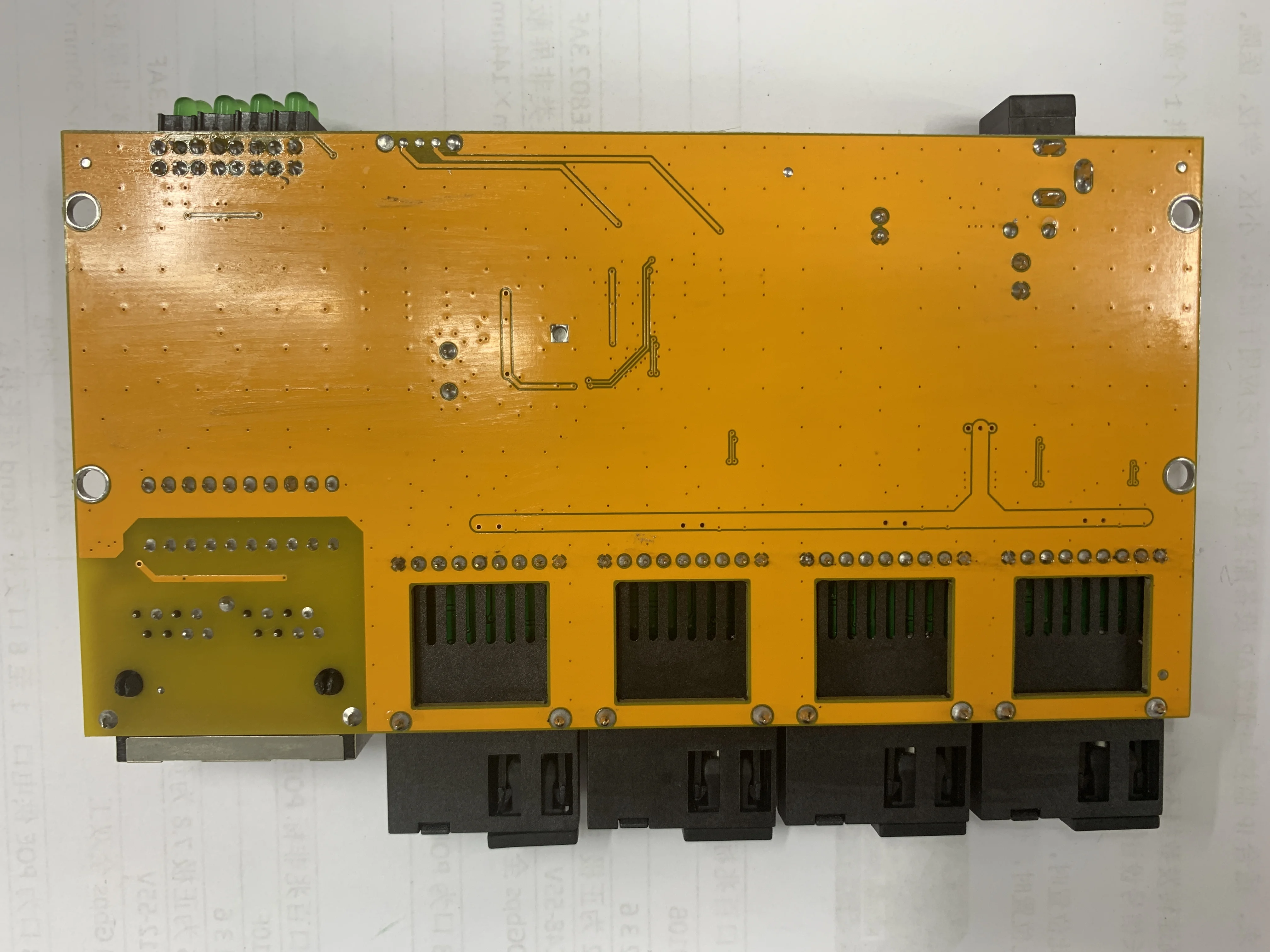 Porta in fibra monomodale, Switch in fibra Ethernet, 4 porte ottiche SC, 2 porte RJ45, convertitore multimediale, 10/100M