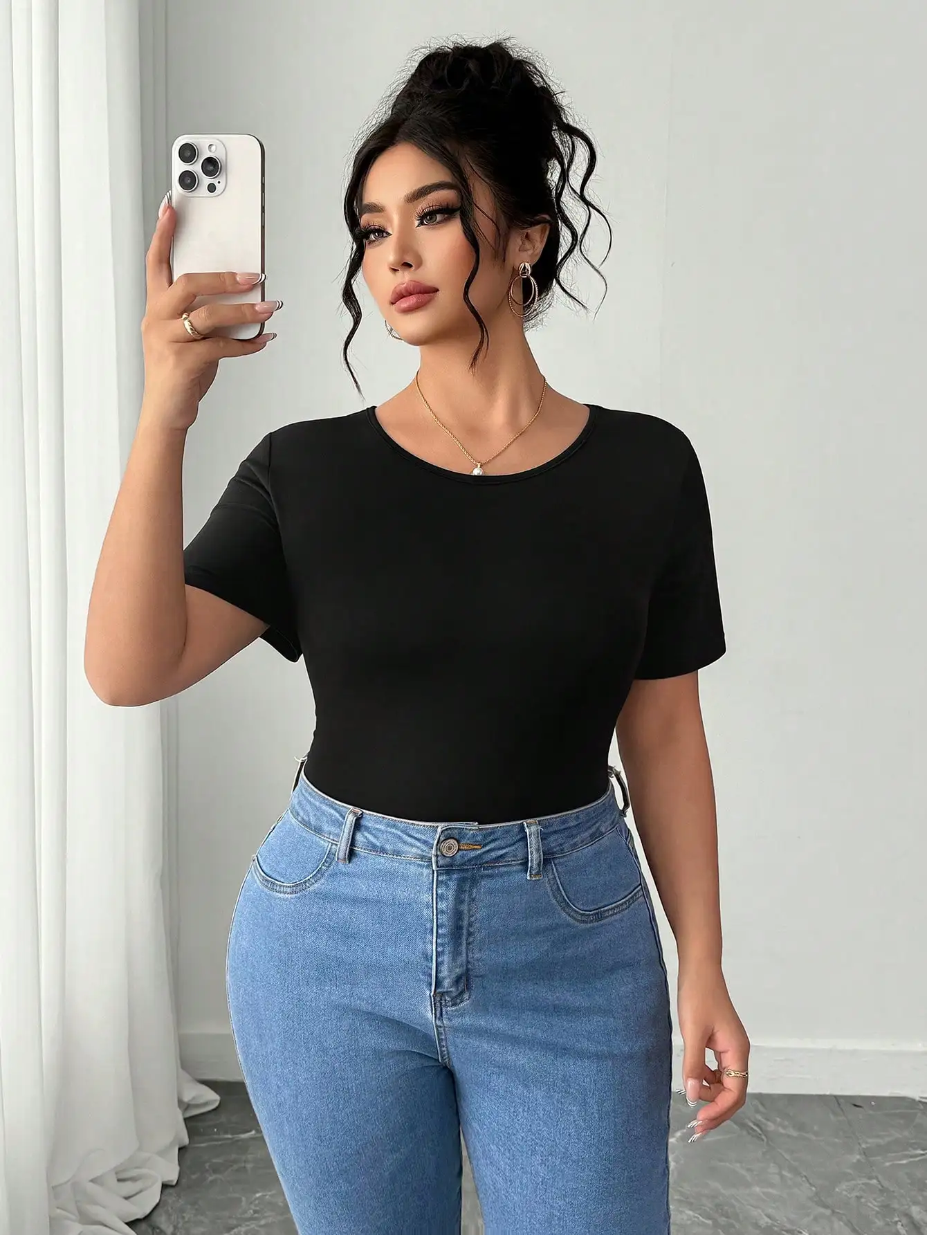 

Elegant Bow Back Short Sleeve T-Shirt Plus Size Casual Women Top