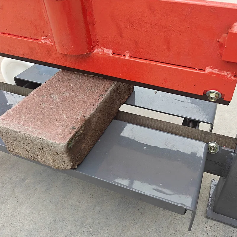 Thickened permeable cutting machine Sidewalk brick permeable brick Manual cutting machine