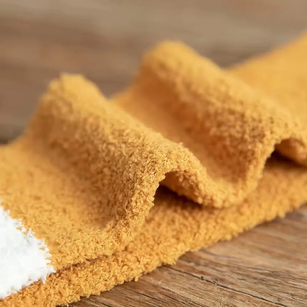 جوارب قطنية شتوية قطيفة سميكة متوسطة الحجم للأرضيات سوكس فائقة النعومة على شكل مخلب قطة كرتونية جوارب مخملية مرجانية