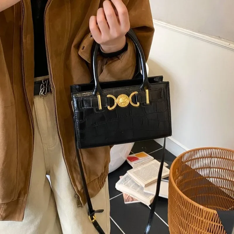 

Trendy Simple Diaper Bags For Women Elegant Minimalist Leather Handbag Vintage Designer Classic Large Capacity