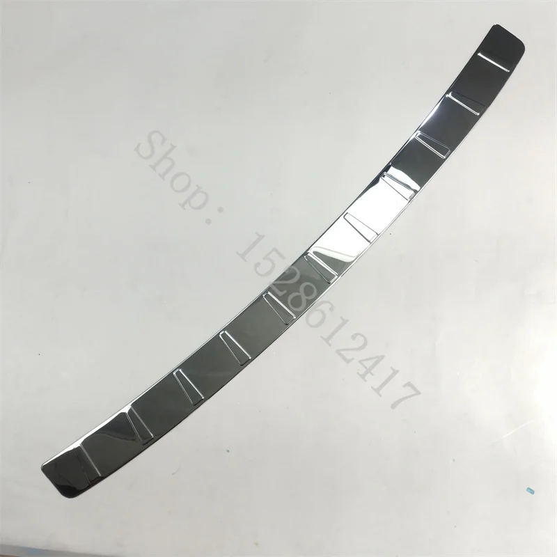 For Volvo XC60 2018 2019 2020 2021~2025 Car Accessories stainless steel Rear Bumper Protector Sill Trunk Tread Plate Trim