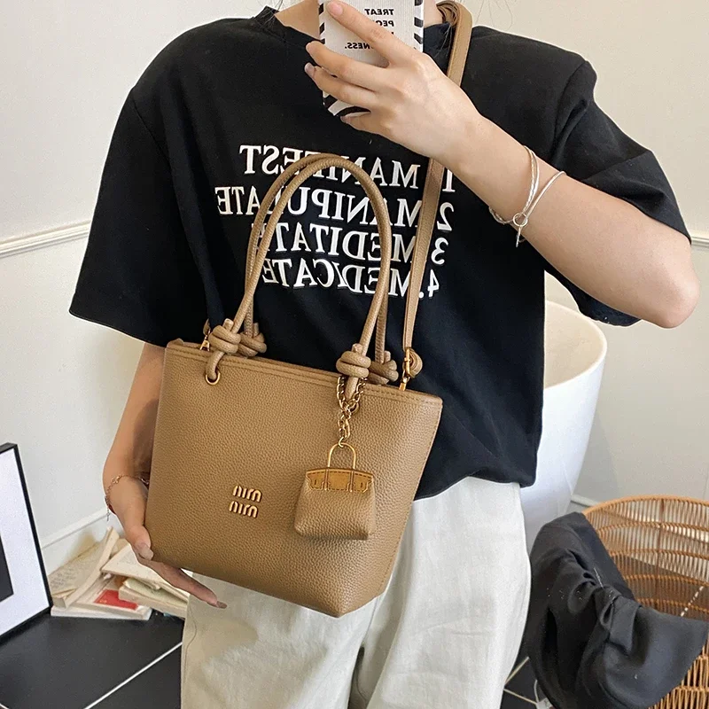 Women's Luxury Leather Classic Fashion Designer Shoulder Bag Elegant Crossbody Tote Handbag For Daily Professional Style